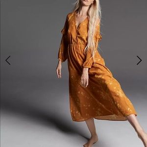 NWT Ruffle-Sleeve Button-Front
MIDI maxi Dress in Tonal Botanical 12 Madewell